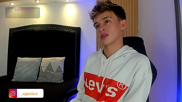 LiamWildx20 online show from 30, 4, 2026