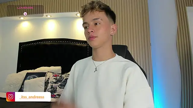 Snapshot of LiamWildx20 chatting on 10, 7, 2026 LiamWildx20 online show from 10, 7, 2026