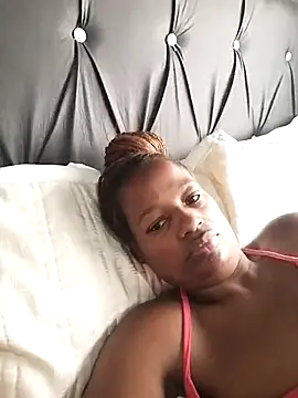 Snapshot of sexylira chatting on 14, 11, 2025 sexylira online show from 14, 11, 2025