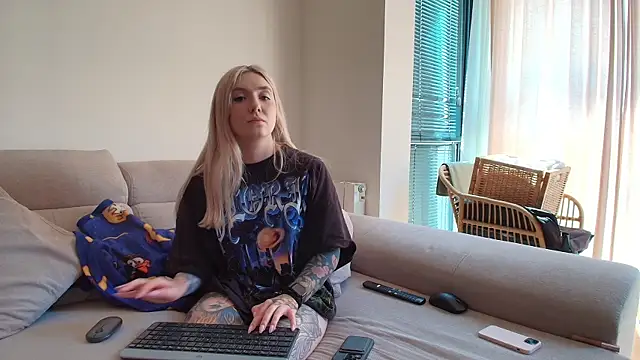 tattoobbgirl online show from 22, 4, 2026