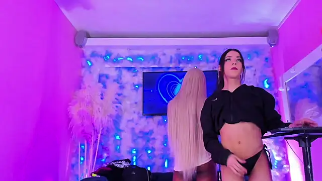 The Hot Ts Dolls online show from 25, 7, 2026