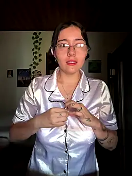 MitsuChan  online show from 17, 10, 2025