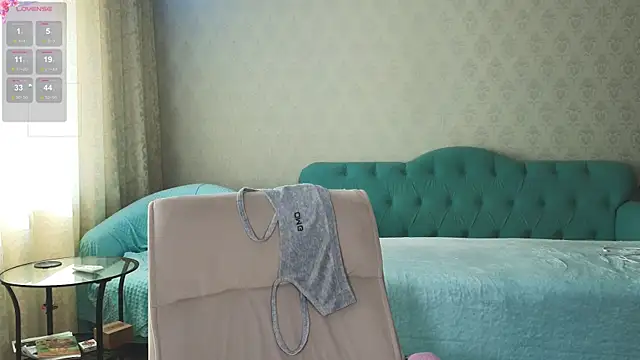 hot ass 18 online show from 27, 4, 2026