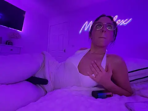 Missalex xo online show from 6, 3, 2026