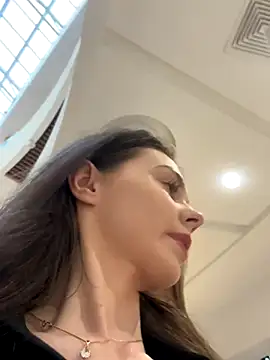 MilaBee online show from 6, 10, 2025