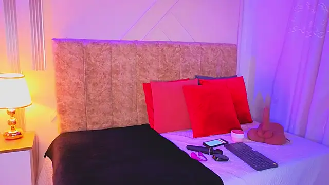 angelinarouse  online show from 8, 5, 2026