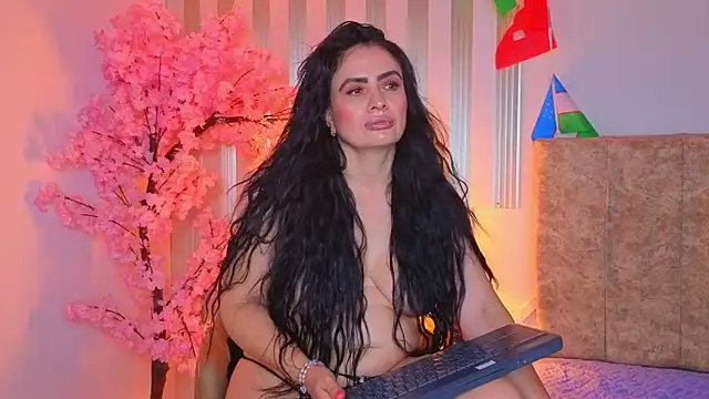 angelinarouse  online show from 10, 7, 2026