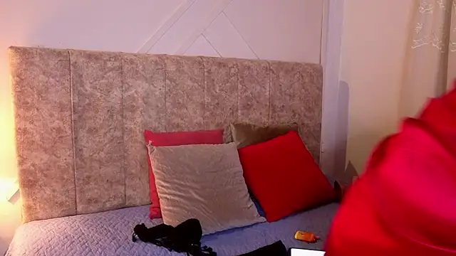 angelinarouse  online show from 3, 8, 2026