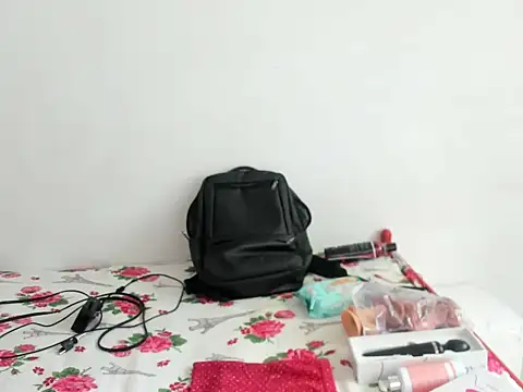 DulceXmile online show from 8, 9, 2025