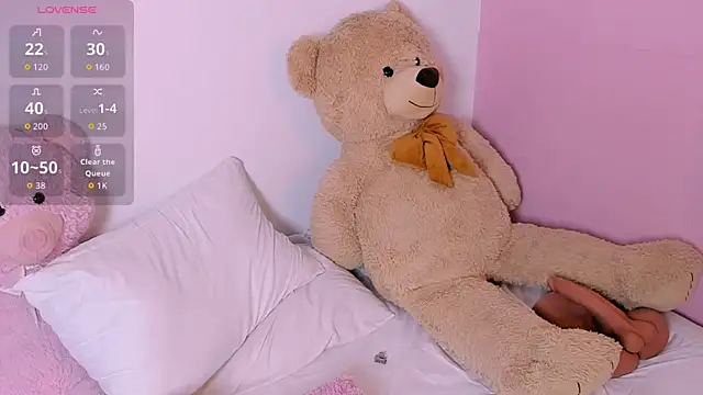 Snapshot of BritanyLin__ chatting on 11, 10, 2025 BritanyLin   online show from 11, 10, 2025