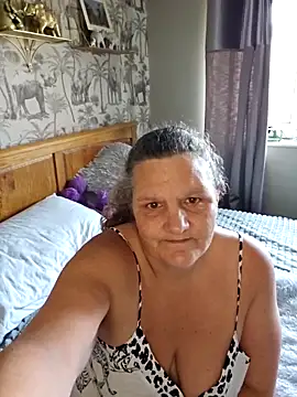 MissQueenBeex online show from 3, 11, 2025