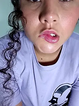 Snapshot of daika31 chatting on 21, 10, 2025 daika31 online show from 21, 10, 2025