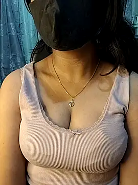 Snapshot of dimple1312 chatting on 22, 3, 2026 dimple1312 online show from 22, 3, 2026