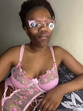 YummyMelanin117 online show from 13, 1, 2026