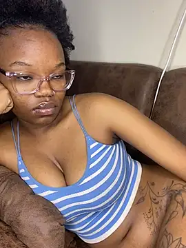 YummyMelanin117 online show from 28, 7, 2026