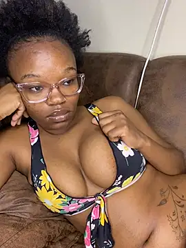 YummyMelanin117 online show from 28, 7, 2026