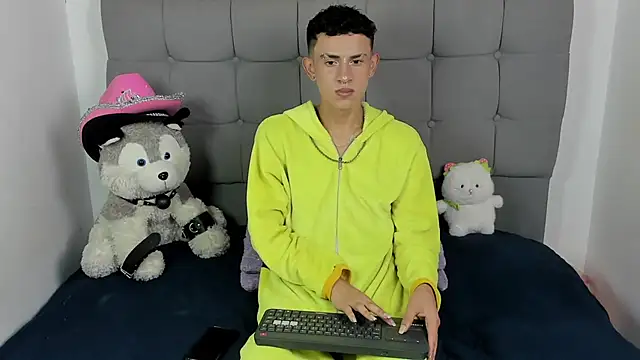 Snapshot of jeims_hotboy chatting on 3, 7, 2026 jeims hotboy online show from 3, 7, 2026