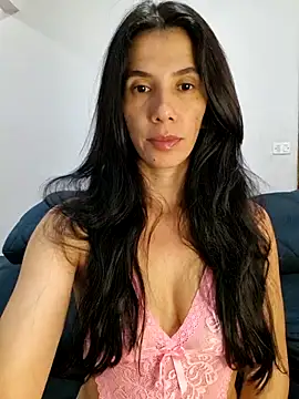 Snapshot of suzy20252 chatting on 12, 11, 2025 suzy20252 online show from 12, 11, 2025