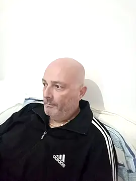 Alexis Bull online show from 16, 10, 2025