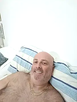 Alexis Bull online show from 17, 10, 2025