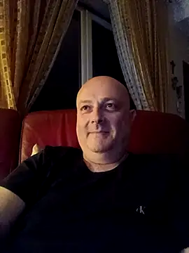 Alexis Bull online show from 19, 4, 2026