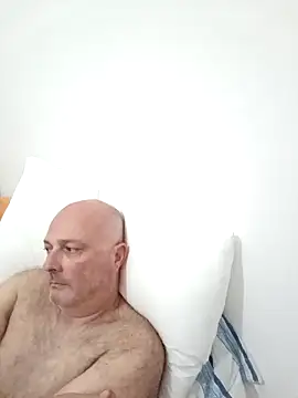Alexis Bull online show from 28, 4, 2026