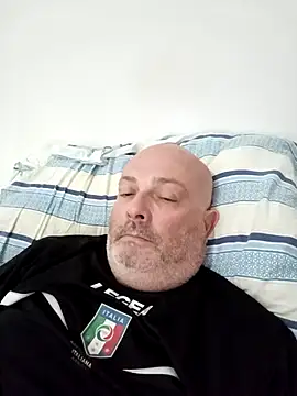 Alexis Bull online show from 5, 5, 2026