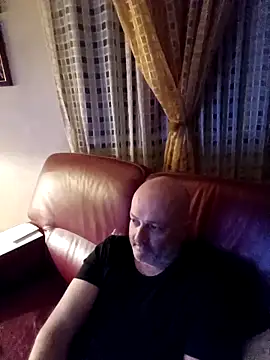 Alexis Bull online show from 5, 5, 2026