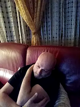 Alexis Bull online show from 6, 5, 2026