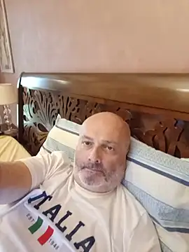 Alexis Bull online show from 1, 7, 2026