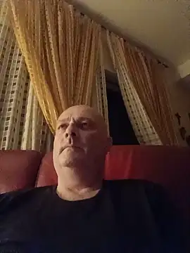 Alexis Bull online show from 3, 7, 2026