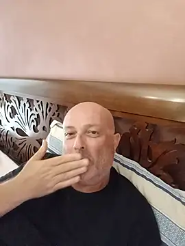 Alexis Bull online show from 22, 7, 2026