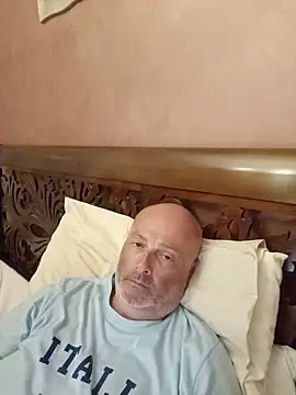 Alexis Bull online show from 30, 7, 2026