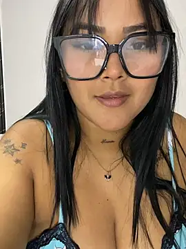 Snapshot of sashaoficial_ chatting on 11, 7, 2026 sashaoficial online show from 11, 7, 2026