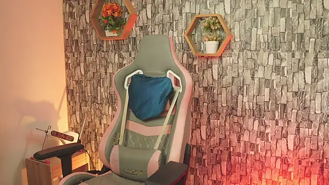 bonniie 98  online show from 20, 7, 2026