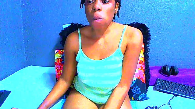 SMALLBOOBSXX online show from 3, 5, 2026
