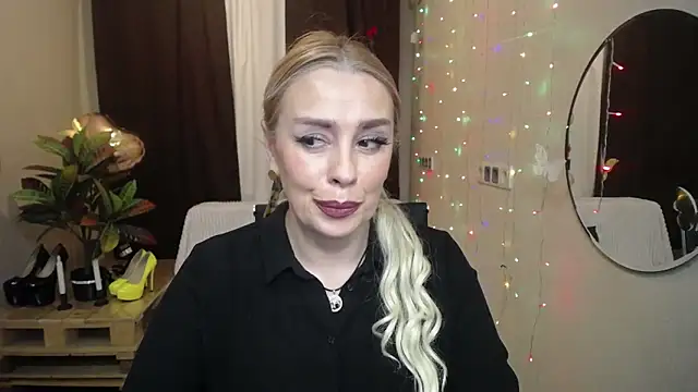 Snapshot of KatrinaCharm chatting on 22, 3, 2025 KatrinaCharm online show from 22, 3, 2025