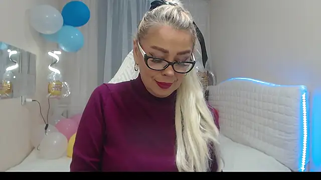 Snapshot of KatrinaCharm chatting on 9, 10, 2025 KatrinaCharm online show from 9, 10, 2025