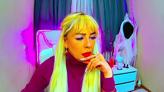 Snapshot of KatrinaCharm chatting on 10, 10, 2025 KatrinaCharm online show from 10, 10, 2025