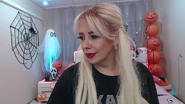 Snapshot of KatrinaCharm chatting on 13, 10, 2025 KatrinaCharm online show from 13, 10, 2025