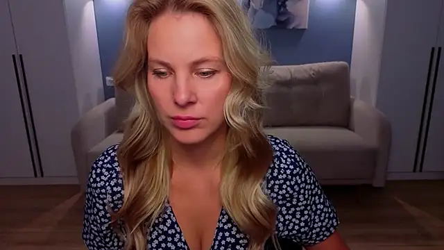Snapshot of MelanieBennett chatting on 25, 6, 2026 MelanieBennett online show from 25, 6, 2026