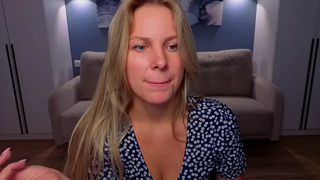 Snapshot of MelanieBennett chatting on 16, 7, 2026 MelanieBennett online show from 16, 7, 2026