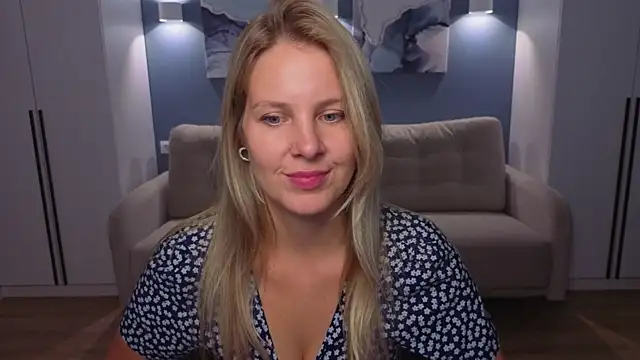 Snapshot of MelanieBennett chatting on 19, 7, 2026 MelanieBennett online show from 19, 7, 2026