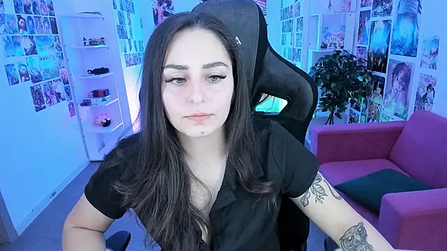 ValeriiMills online show from 4, 3, 2026