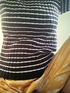 Snapshot of Desi_Bhabi_01 chatting on 4, 12, 2025 Desi Bhabi 01 online show from 4, 12, 2025