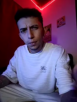 Chris  Jones online show from 7, 10, 2025