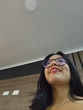 Pretty roxxyy online show from 7, 11, 2025