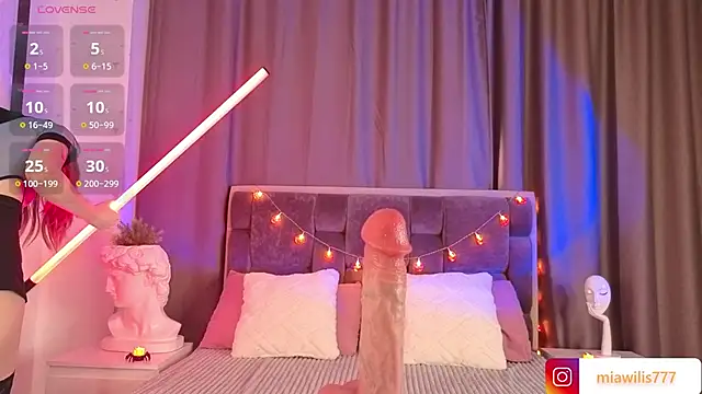MiaWillis  online show from 24, 10, 2025