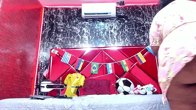 Snapshot of WALESKABBW_ASS chatting on 10, 7, 2026 WALESKABBW ASS online show from 10, 7, 2026