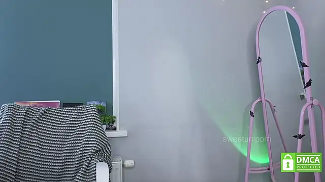 sweetuniporn online show from 18, 7, 2026